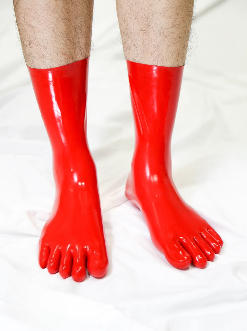 Short latex bright red five toe socks